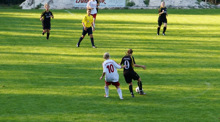 Damen: Knappes Ergebnis und viel Ärger