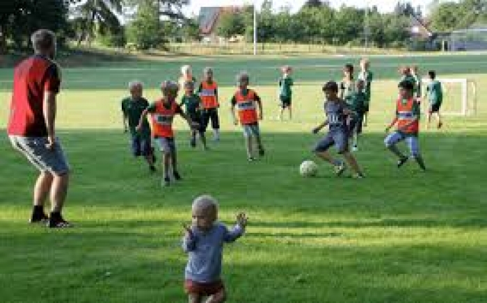 Eltern-Kind-Bolzerei